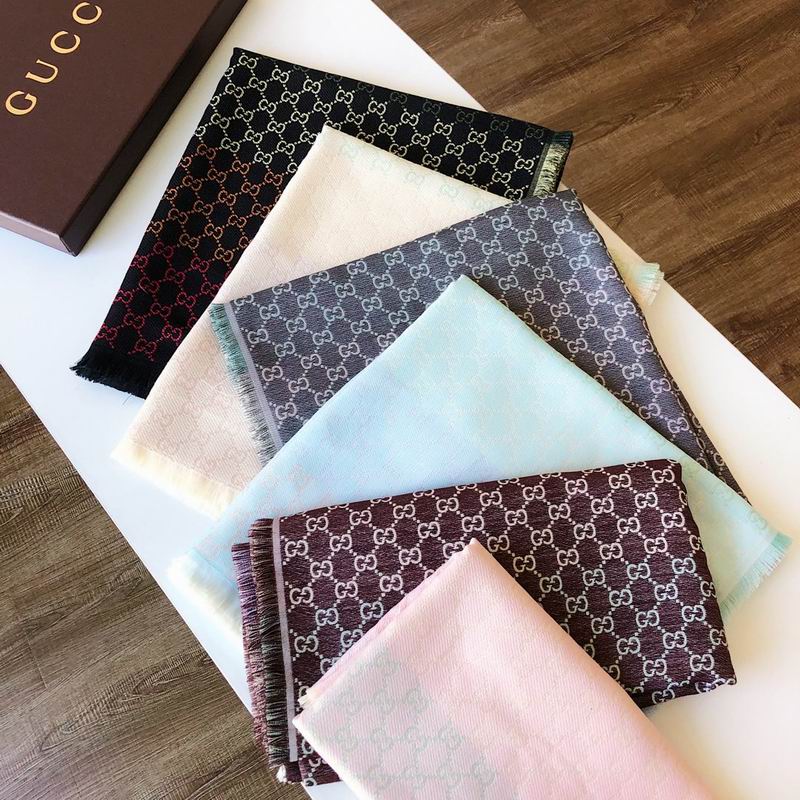 Gucci silk scarf 140X140cm E04